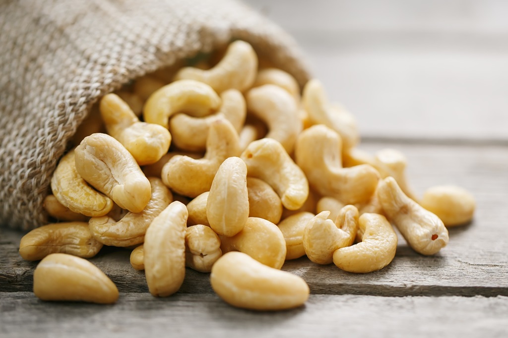 How the Cashew Nuts Work for Men